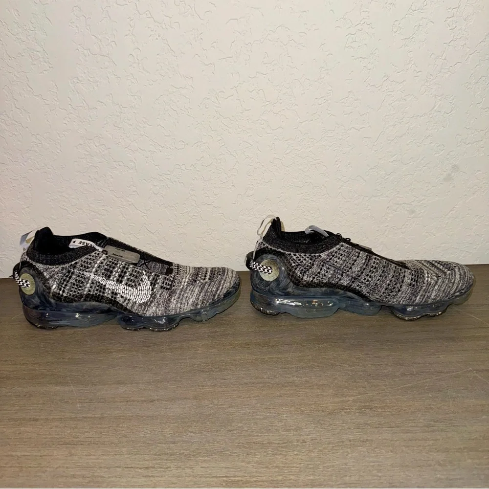 Nike Men’s Air VaporMax 2020 Flyknit, Black/Black/White, Size 10.5 - Picture 4 of 12